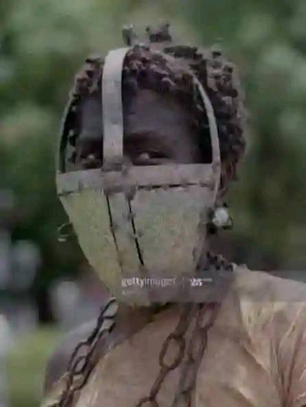 This metal màsk was used during sl@very for 3 main reasons: