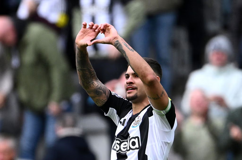 Manchester United's Defence 5 image 21