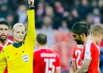 Turkish player Demir Bey was RED carded by a German female referee